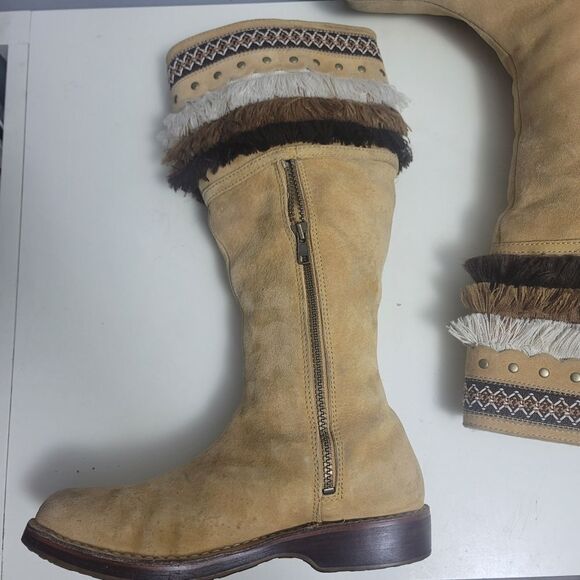 UGG 'Kiera' knee-high boots in tan suede size 8.5 - Picture 8 of 16